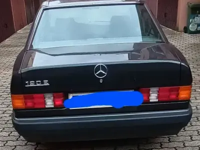 Usata Mercedes 190 105 CV (77 kW) 1990 Grigio Berlina