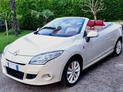 Usata Renault Mégane Cabriolet Floride 110 CV (80 kW) 2012 Beige Cabrio