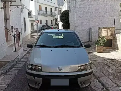 Usata Fiat Punto 60 CV (44 kW) 2002 Utilitaria