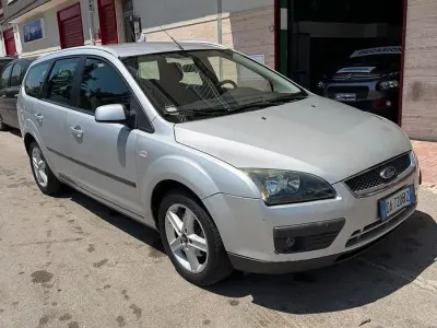 Usata Ford Focus S 90 CV (66 kW) 2006 Grigio Station wagon
