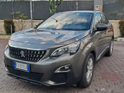 Usata Peugeot 3008 Allure 131 CV (96 kW) 2019 Verde SUV
