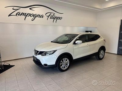 Usata Nissan Qashqai 131 CV (96 kW) 2015 Bianco SUV