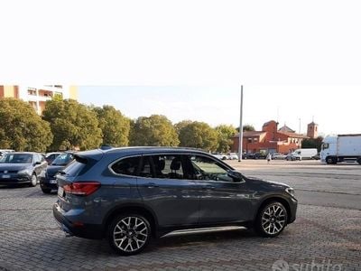 Käytetty BMW X1 xLine 190 HP (139 kW) 2021 Harmaa Katumaasturi