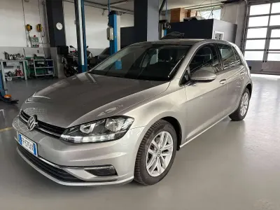 Usata VW Golf VII Business 116 CV (85 kW) 2018 Argento Berlina