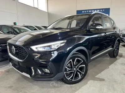 Usado MG ZS Luxury 111 CV (81 kW) 2023 Negro SUV