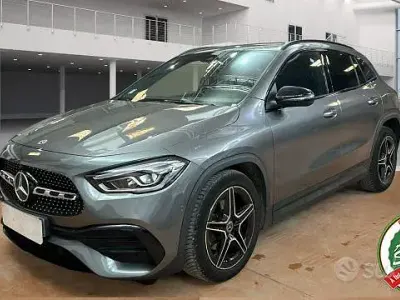 Usata Mercedes GLA200 Premium 150 CV (110 kW) 2022 Grigio SUV