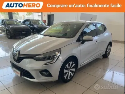 Usata Renault Clio V 91 CV (66 kW) 2021 Grigio Berlina