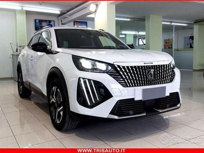 Usata Peugeot 2008 Allure 102 CV (75 kW) 2024 Bianco SUV