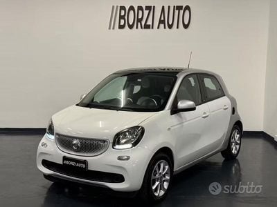 Begagnad Smart ForFour Passion 71 HK (52 kW) 2015 Vit Halvkombi