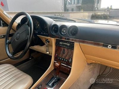Usata Mercedes 560 1988 Marrone Cabrio