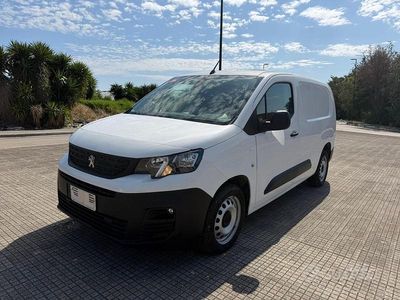 Usata Peugeot Partner Premium 131 CV (96 kW) 2019 Bianco Monovolume
