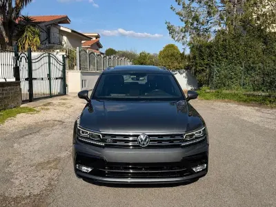 Usata VW Tiguan R-line 222 CV (163 kW) 2017 Grigio SUV