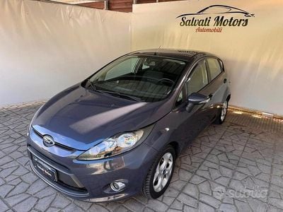 Usata Ford Fiesta Business Edition 70 CV (51 kW) 2012 Grigio Berlina