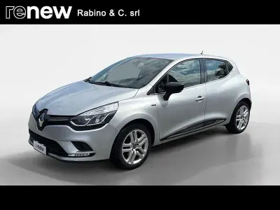Begagnad Renault Clio IV 90 HK (66 kW) 2018 Grå Halvkombi