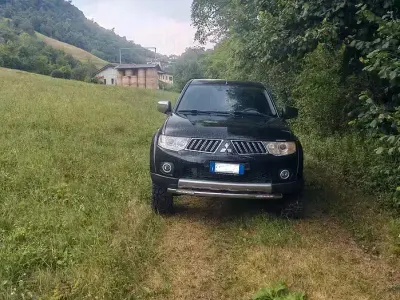 Usata Mitsubishi L200 Intense+ 178 CV (130 kW) 2011 Nero Pick-up