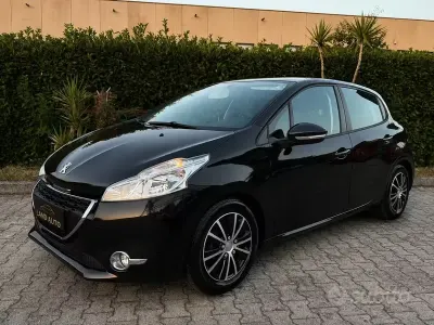 Usata Peugeot 208 82 CV (60 kW) 2012 Nero Utilitaria
