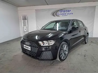 Usata Audi A1 Sportback Ambiente 95 CV (69 kW) 2022 0e nero mito metallizzato Utilitaria