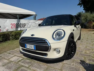 Usata Mini ONE 95 CV (69 kW) 2015 Beige Utilitaria