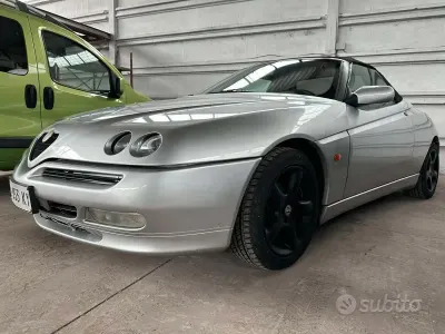 Usata Alfa Romeo Spider 150 CV (110 kW) 1995 Grigio Cabrio