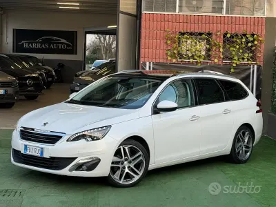 Begagnad Peugeot 308 GT-line 120 HK (88 kW) 2016 Vit Sedan