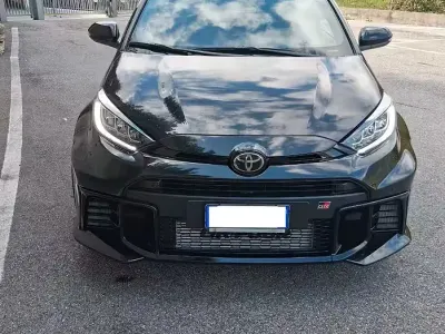 Usata Toyota Yaris 280 CV (205 kW) 2024 Utilitaria
