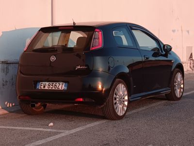 Usata Fiat Grande Punto 90 CV (66 kW) 2007 Nero Utilitaria