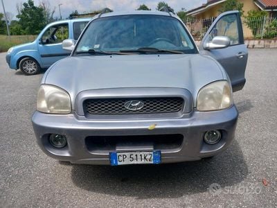 Usata Hyundai Santa Fe 112 CV (82 kW) 2004 Grigio SUV