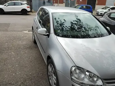 Usata VW Golf V 105 CV (77 kW) 2007 Grigio Berlina