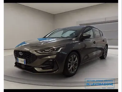 Usata Ford Focus ST-Line 116 CV (85 kW) 2025 Magnetic grey Berlina