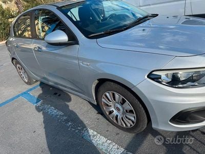 Usata Fiat Tipo Lounge 95 CV (69 kW) 2016 Grigio Berlina