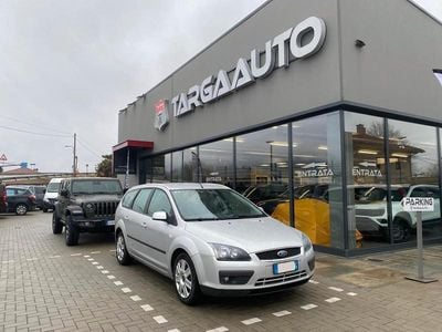 Begagnad Ford Focus Style 90 HK (66 kW) 2007 Grå Kombi