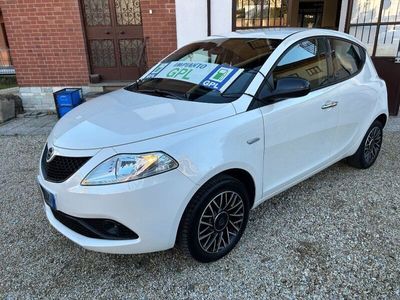 usata Lancia Ypsilon 1.2 69 CV 5 porte GPL Ecochic Gold