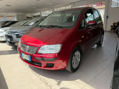 Usata Fiat Idea 77 CV (56 kW) 2010 Rosso Monovolume