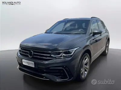 Usata VW Tiguan R-line 200 CV (147 kW) 2024 Grigio SUV