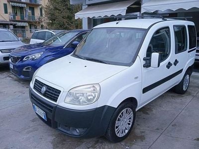 Begagnad Fiat Doblò Family 77 HK (56 kW) 2006 Vit Minibuss
