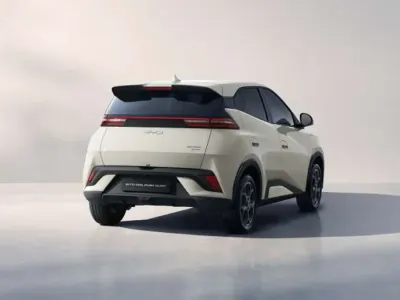 Nuova BYD Dolphin Surf Comfort 60 kW (82 CV) 2026 Argento Utilitaria