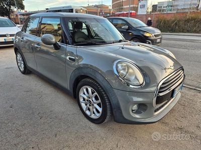 Usata Mini Cooper D Business 116 CV (85 kW) 2017 Grigio Utilitaria
