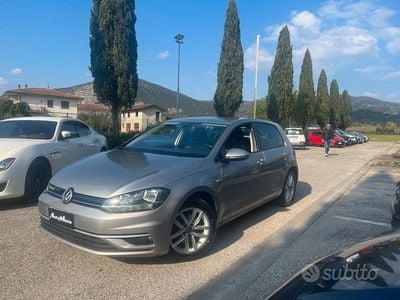 Używany VW Golf VII Highline 110 KM (80 kW) 2017 Szary Sedan/Limuzyna