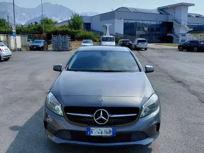 Usata Mercedes A180 Business 109 CV (80 kW) 2017 Utilitaria
