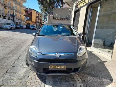 Usata Fiat Punto Dynamic 95 CV (69 kW) 2011 Grigio Berlina