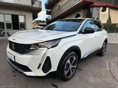 Usata Peugeot 3008 Allure 131 CV (96 kW) 2022 Bianco SUV