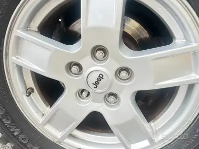 Usata Jeep Grand Cherokee Overland 218 CV (160 kW) 2006 Grigio SUV