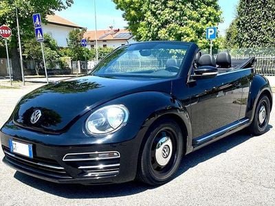 Usata VW Beetle Cabriolet Sport 170 CV (125 kW) 2015 Nero Cabrio