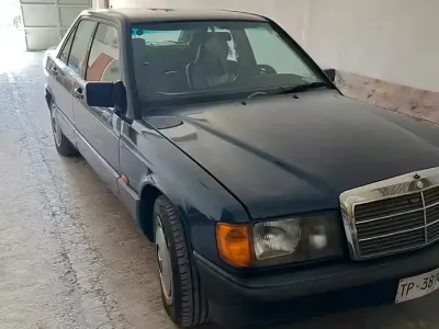 Usata Mercedes 190 109 CV (80 kW) 1991 Blu Berlina