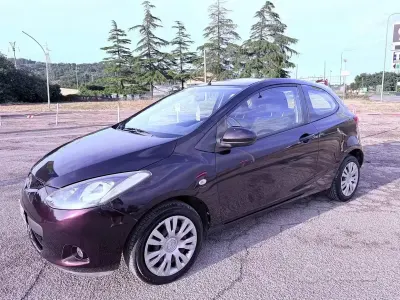 Usata Mazda 2 75 CV (55 kW) 2008 Nero Utilitaria