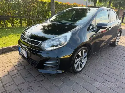 Usata Kia Rio 75 CV (55 kW) 2016 Nero Utilitaria
