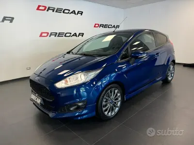 Usata Ford Fiesta ST-Line 75 CV (55 kW) 2017 Bluazzurro Utilitaria