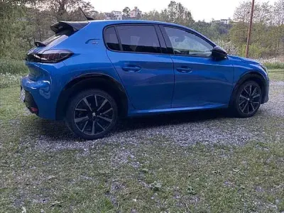 Usata Peugeot 208 GT 131 CV (96 kW) 2023 Utilitaria