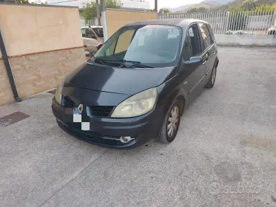 Usata Renault Scénic II 106 CV (77 kW) 2007 Monovolume