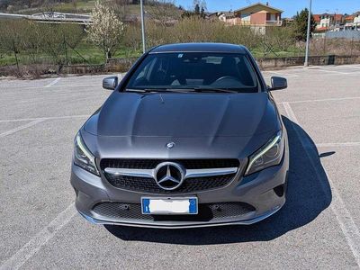 Usata Mercedes CLA200 Business 136 CV (100 kW) 2017 Grigio Berlina